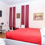 Pensión Lia 3*